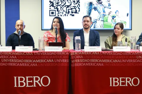 Fotografía del evento Presentación del Libro Revoluciones