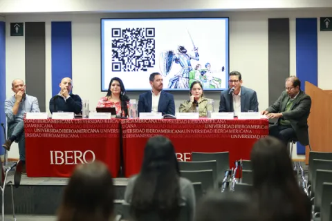 Fotografía del evento Presentación del Libro Revoluciones