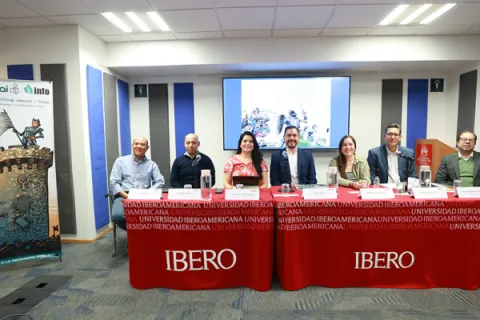 Fotografía del evento Presentación del Libro Revoluciones