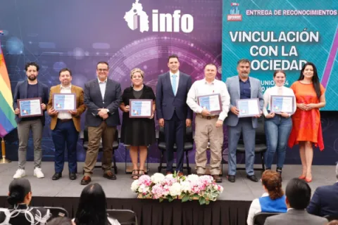 Fotografía del evento entrega de reconocimientos de vinculación