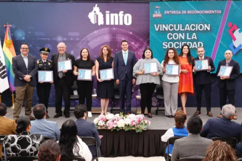 Fotografía del evento entrega de reconocimientos de vinculación