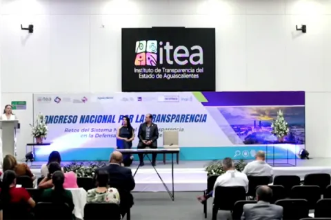 Fotografía tomada durante el evento Firma de Convenio SIVER
