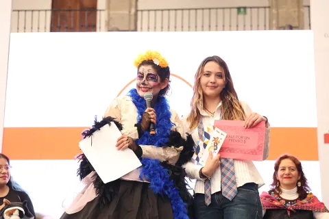 Participante del evento de Calaveritas, organizado por el equipo de Estado Abierto del INFOCDMX.