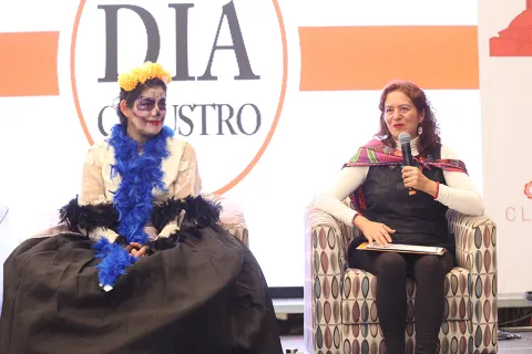 Participante del evento de Calaveritas, organizado por el equipo de Estado Abierto del INFOCDMX.