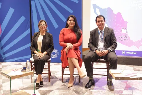 Participantes en el evento Informe de Trabajo Correspondiente a los periodos 2022-2023 y 2023-2024 de la comisionada Laura Lizette Enríquez Rodríguez.
