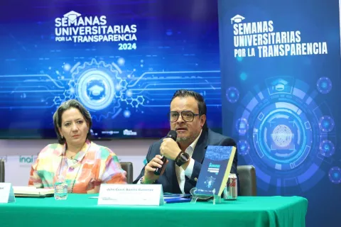 Presentación de obras editoriales del INFO CDMX en la Feria Internacional del Libro de Guadalajara 2024, con participación de comisionadas y comisionado.