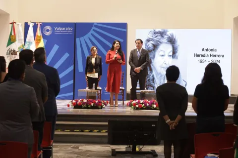 Participantes en el evento Informe de Trabajo Correspondiente a los periodos 2022-2023 y 2023-2024 de la comisionada Laura Lizette Enríquez Rodríguez.