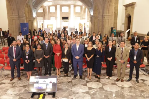 Participantes en el evento Informe de Trabajo Correspondiente a los periodos 2022-2023 y 2023-2024 de la comisionada Laura Lizette Enríquez Rodríguez.