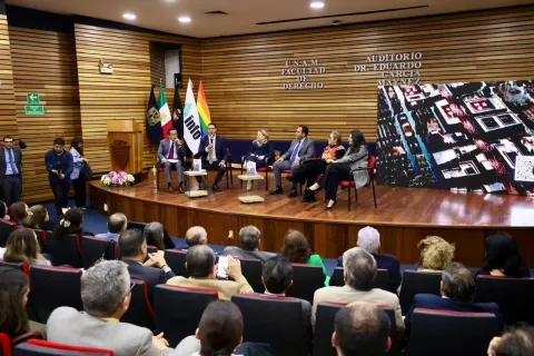 Presentación del libro 'Esquema Constitucional de la Ciudad de México' en la Facultad de Derecho de la UNAM