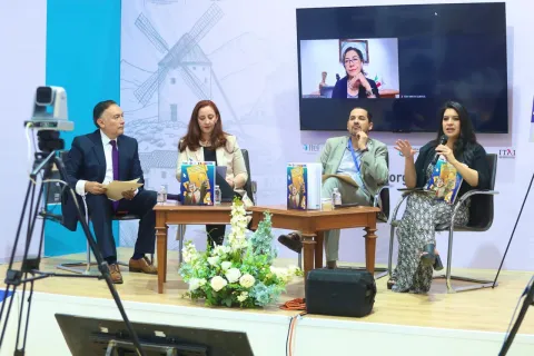 Presentación de obras editoriales del INFO CDMX en la Feria Internacional del Libro de Guadalajara 2024, con participación de comisionadas y comisionado.