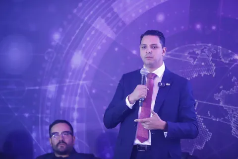 Primer foro de Parlamento Abierto sobre inteligencia artificial realizado en INFO CDMX, con participación de especialistas, estudiantes y autoridades.