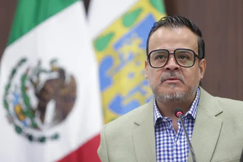 Sesión ordinaria del Pleno del INFO CDMX donde se aprueban recursos de revisión en favor de la ciudadanía.
