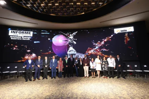 La presidencia del INFO CDMX presenta su informe de labores 2021–2024