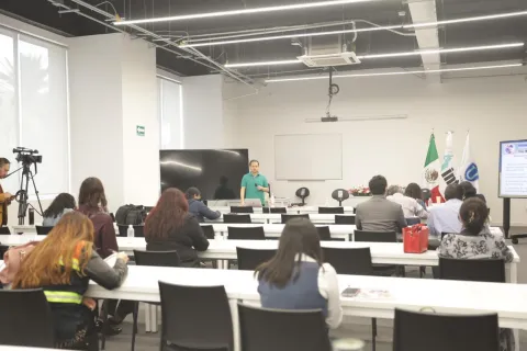 Personas asistentes a la presentación del protocolo sobre prevención y transparencia del INFO CDMX.