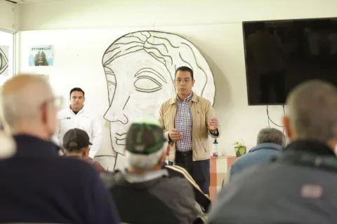 INFO CDMX imparte taller sobre protección de datos personales a personas mayores, el 6 de agosto de 2024.