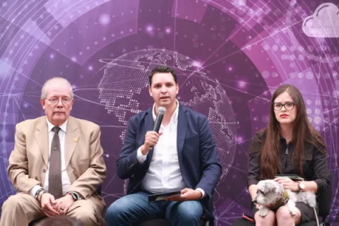 Participación del INFO CDMX en “Un paseo con el RUAC” para promover el registro gratuito de animales de compañía.