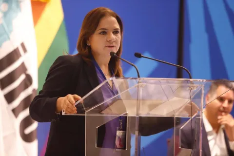Participantes en el evento Informe de Trabajo Correspondiente a los periodos 2022-2023 y 2023-2024 de la comisionada Laura Lizette Enríquez Rodríguez.