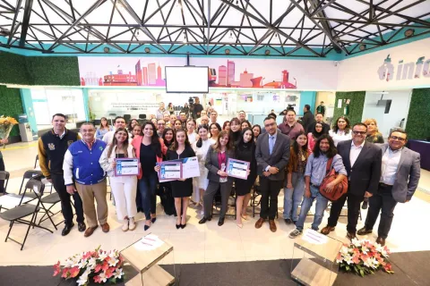 INFO CDMX premia a estudiantes universitarias por ensayos sobre transparencia y privacidad