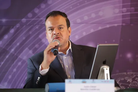 Sesión del Pleno del INFO CDMX en la Cineteca Nacional, con cine-debate sobre inteligencia artificial y protección de datos.