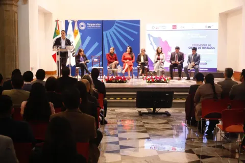 Participantes en el evento Informe de Trabajo Correspondiente a los periodos 2022-2023 y 2023-2024 de la comisionada Laura Lizette Enríquez Rodríguez.