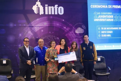 INFO CDMX premia a estudiantes universitarias por ensayos sobre transparencia y privacidad
