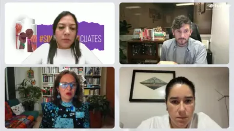 Asistentes durante el Conversatorio "Derecho al Saber""