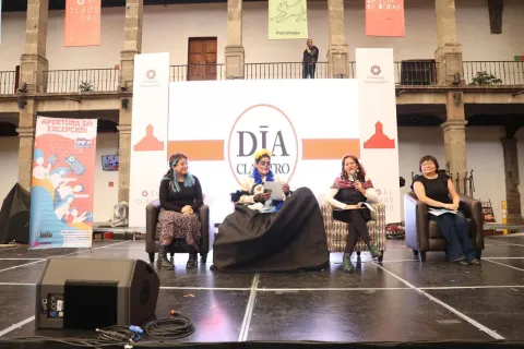 Participante del evento de Calaveritas, organizado por el equipo de Estado Abierto del INFOCDMX.