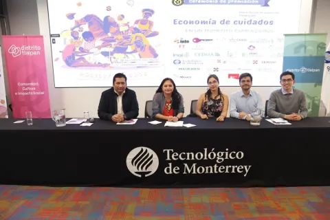 Asistentes durante la Ceremonia de Premiación del Datatón