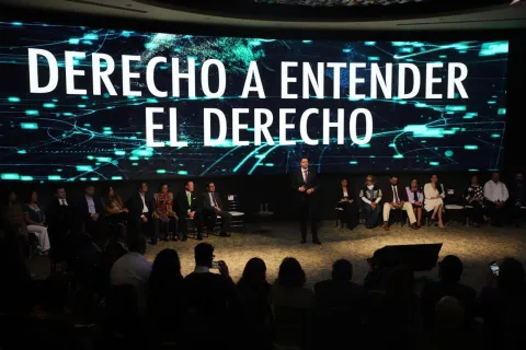 La presidencia del INFO CDMX presenta su informe de labores 2021–2024