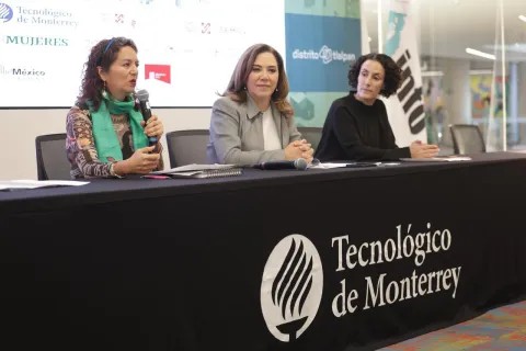 Asistentes durante la Ceremonia de Premiación del Datatón