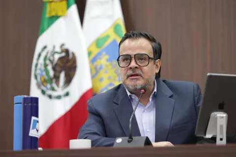 Sesión del Pleno del INFO CDMX donde se aprueba el 89 % de recursos de revisión a favor de personas solicitantes de información.