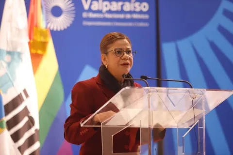 Participantes en el evento Informe de Trabajo Correspondiente a los periodos 2022-2023 y 2023-2024 de la comisionada Laura Lizette Enríquez Rodríguez.