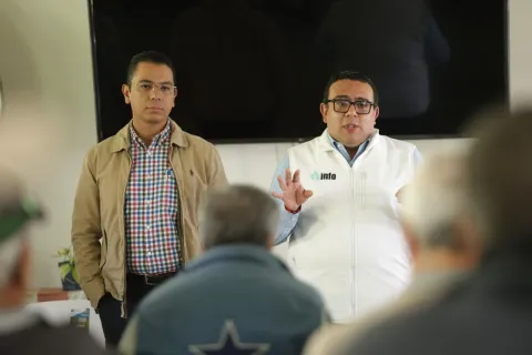INFO CDMX imparte taller sobre protección de datos personales a personas mayores, el 6 de agosto de 2024.