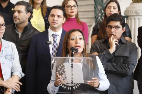 Presentación de iniciativa de ley sobre inteligencia artificial y datos personales por INFO CDMX ante el Congreso CDMX.