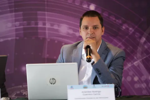 Sesión del Pleno del INFO CDMX en la Cineteca Nacional, con cine-debate sobre inteligencia artificial y protección de datos.