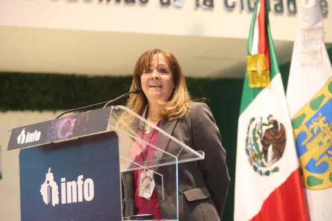 INFO CDMX premia a estudiantes universitarias por ensayos sobre transparencia y privacidad