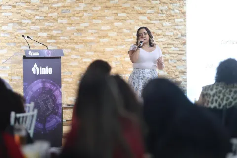 La comisionada María del Carmen Nava Polina participa en jornada de asesorías técnicas sobre transparencia y agenda de apertura