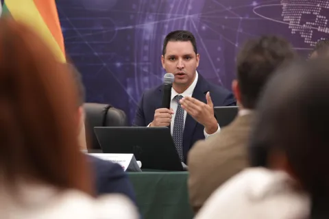 Sesión del Pleno del INFO CDMX donde se aprueba presentar iniciativa de ley sobre inteligencia artificial ante el Congreso local.