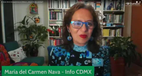 La comisionada María del Carmen Nava Polina durante el Conversatorio "Derecho al Saber""