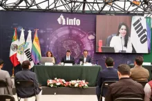 Sesión del Pleno del INFO CDMX donde se aprueba presentar iniciativa de ley sobre inteligencia artificial ante el Congreso local.