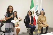 La Comisionada María del Carmen Nava Polina del INFO CDMX durante la presentación de un protocolo sobre prevención y transparencia.